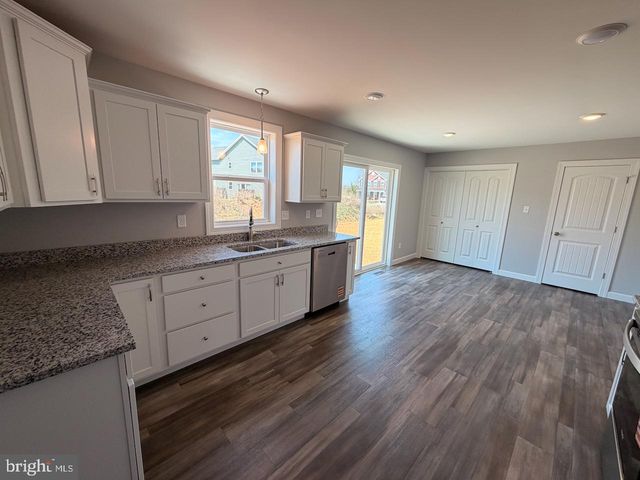 303 RINE DR, Shippensburg, PA 17257