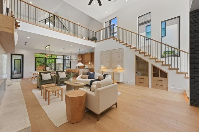 7619 Kenwell Street, Dallas, TX 75209