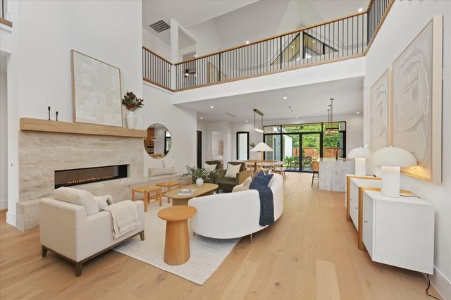 7619 Kenwell Street, Dallas, TX 75209