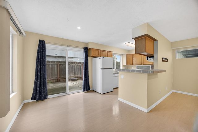 525 Samuel Way, Sacramento, CA 95838