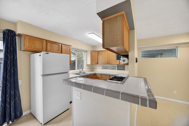 525 Samuel Way, Sacramento, CA 95838