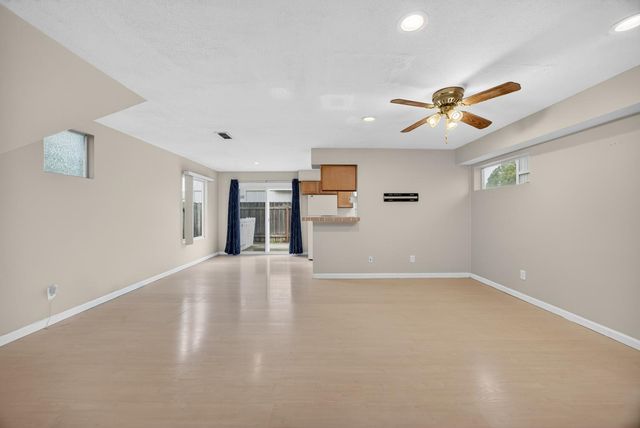 525 Samuel Way, Sacramento, CA 95838