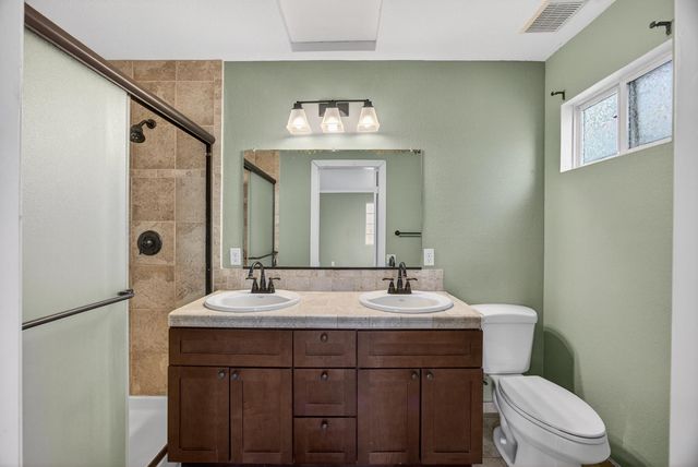 525 Samuel Way, Sacramento, CA 95838