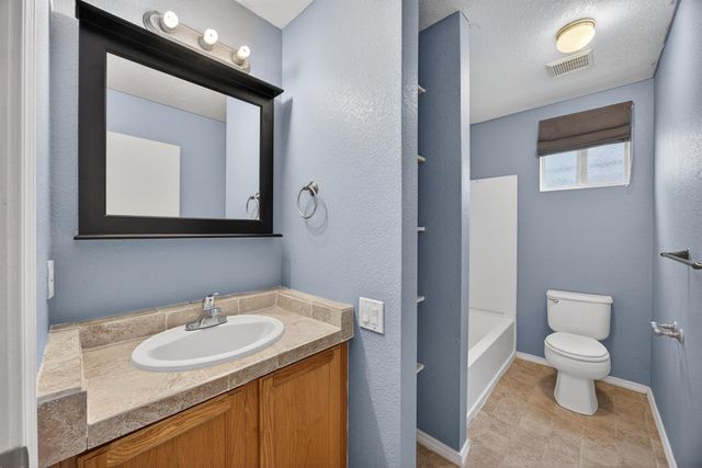 525 Samuel Way, Sacramento, CA 95838