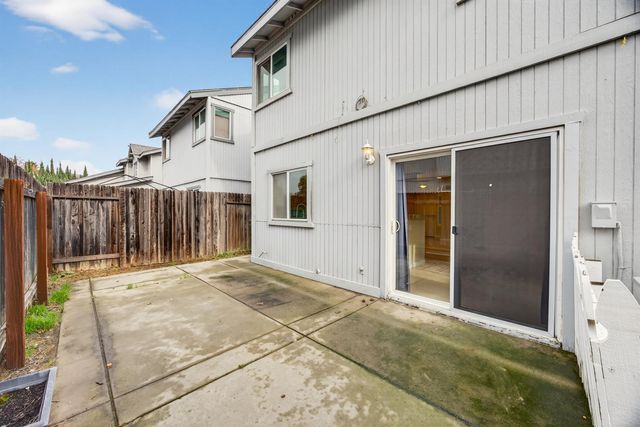 525 Samuel Way, Sacramento, CA 95838