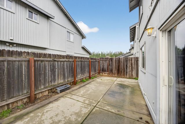 525 Samuel Way, Sacramento, CA 95838