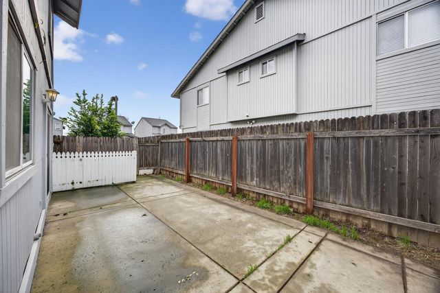 525 Samuel Way, Sacramento, CA 95838