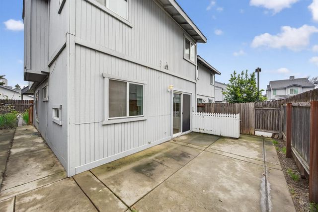 525 Samuel Way, Sacramento, CA 95838