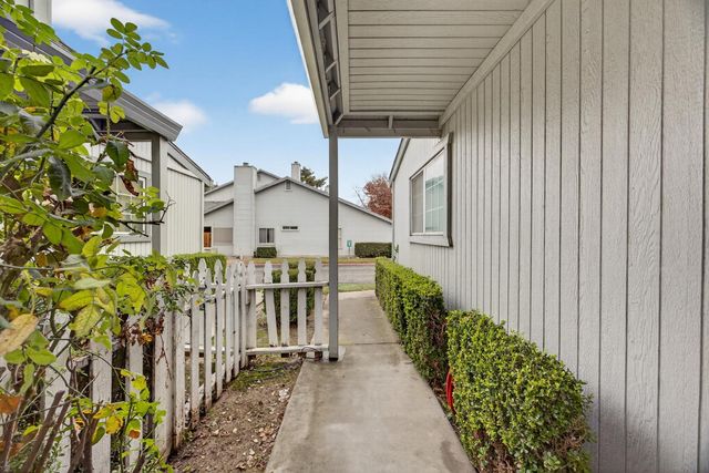 525 Samuel Way, Sacramento, CA 95838