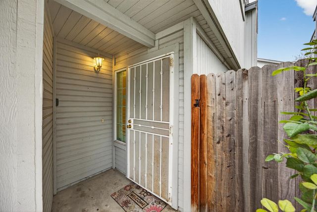 525 Samuel Way, Sacramento, CA 95838