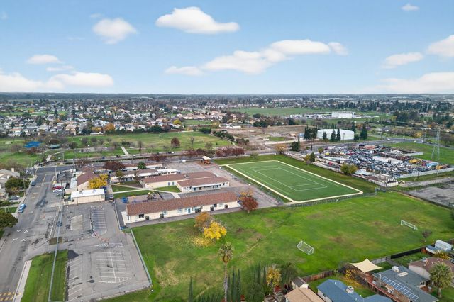 525 Samuel Way, Sacramento, CA 95838