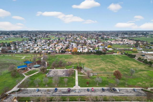 525 Samuel Way, Sacramento, CA 95838