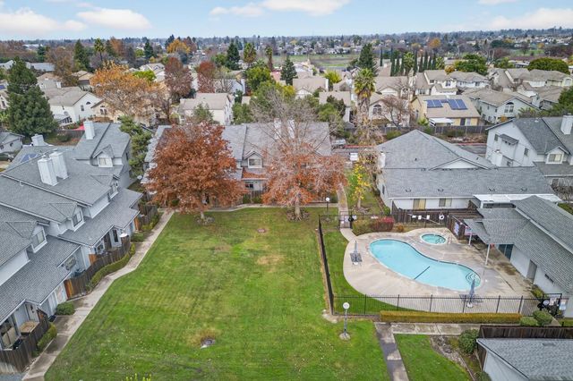 525 Samuel Way, Sacramento, CA 95838