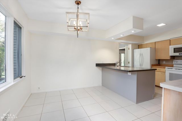 15838 Windmill Pointe Drive, Grosse Pointe Park, MI 48230