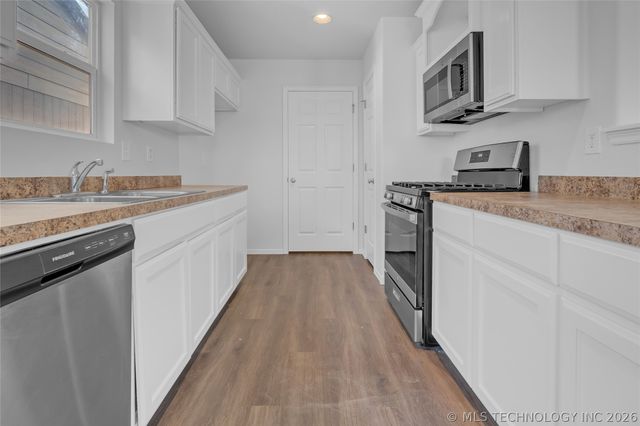 8653 E 160th Street S, Bixby, OK 74008