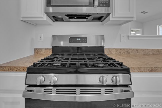 8653 E 160th Street S, Bixby, OK 74008