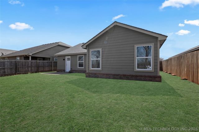 8653 E 160th Street S, Bixby, OK 74008