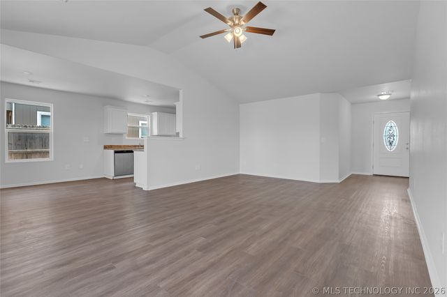 8653 E 160th Street S, Bixby, OK 74008