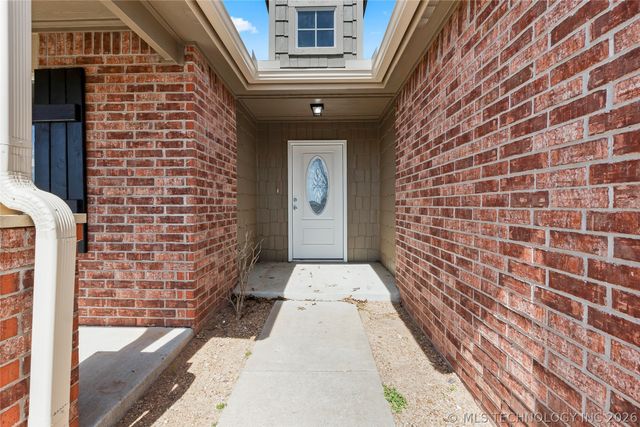 8653 E 160th Street S, Bixby, OK 74008