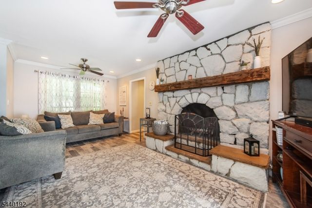 27 Dewey Dr, Ringwood Boro, NJ 07456