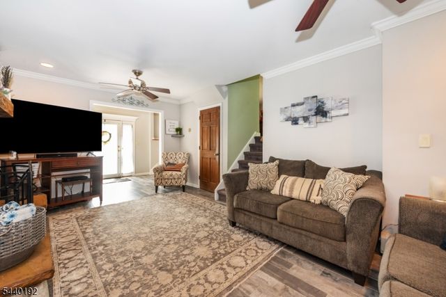 27 Dewey Dr, Ringwood Boro, NJ 07456