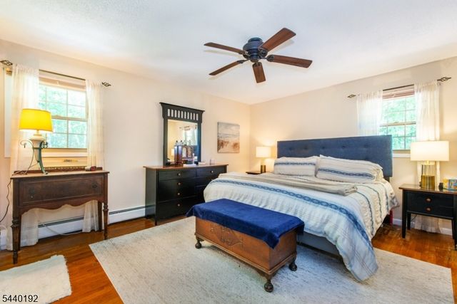 27 Dewey Dr, Ringwood Boro, NJ 07456
