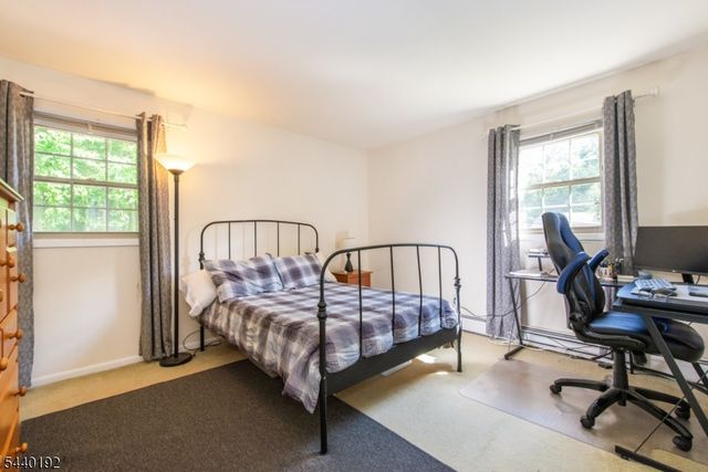 27 Dewey Dr, Ringwood Boro, NJ 07456