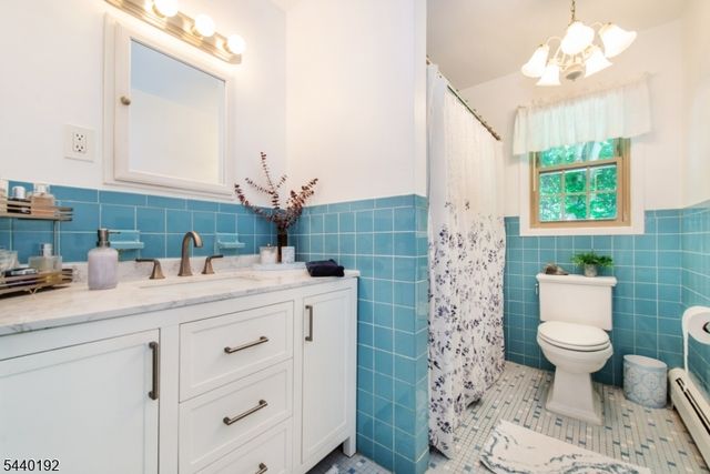 27 Dewey Dr, Ringwood Boro, NJ 07456