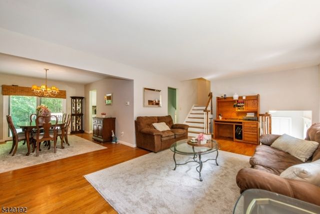 27 Dewey Dr, Ringwood Boro, NJ 07456