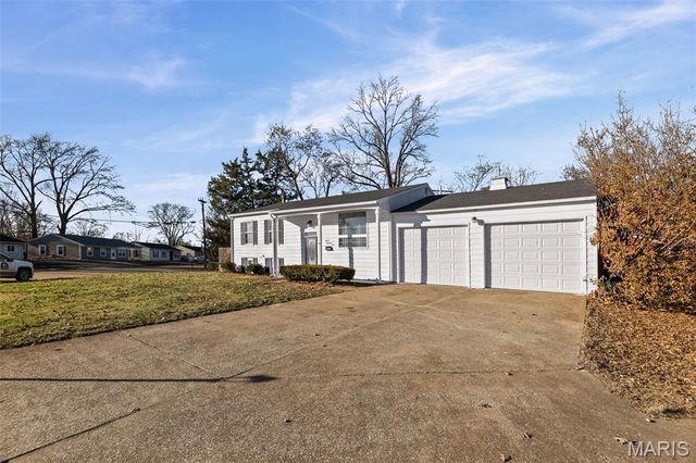 1101 Saint Patrick Boulevard, Cahokia, IL 62206