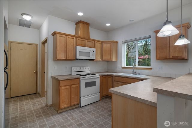 4604 20th Way NE, Olympia, WA 98516