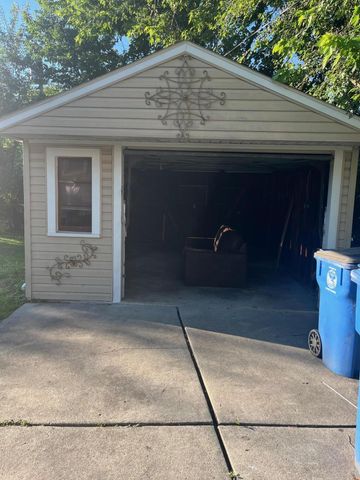 26252 Eton Avenue, Dearborn Heights City, MI 48125