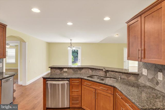 807 GENEVIEVE DR, Mechanicsburg, PA 17055