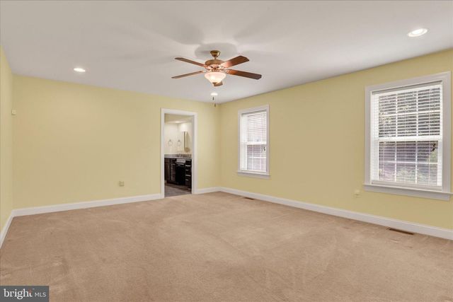 807 GENEVIEVE DR, Mechanicsburg, PA 17055