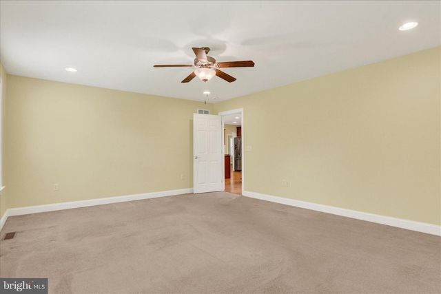 807 GENEVIEVE DR, Mechanicsburg, PA 17055
