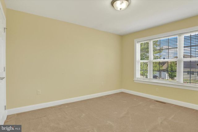 807 GENEVIEVE DR, Mechanicsburg, PA 17055