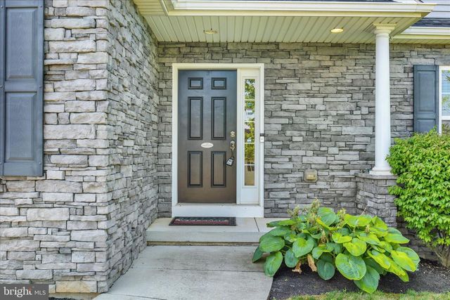 807 GENEVIEVE DR, Mechanicsburg, PA 17055