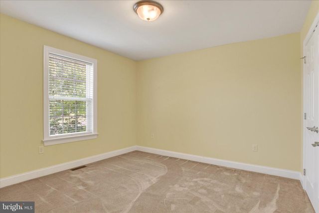 807 GENEVIEVE DR, Mechanicsburg, PA 17055