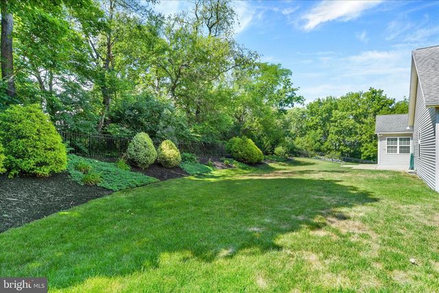 807 GENEVIEVE DR, Mechanicsburg, PA 17055