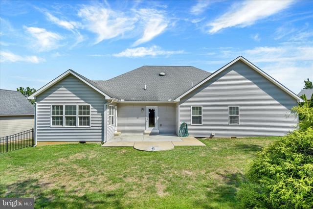 807 GENEVIEVE DR, Mechanicsburg, PA 17055