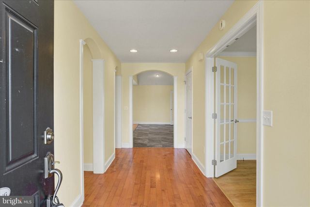807 GENEVIEVE DR, Mechanicsburg, PA 17055