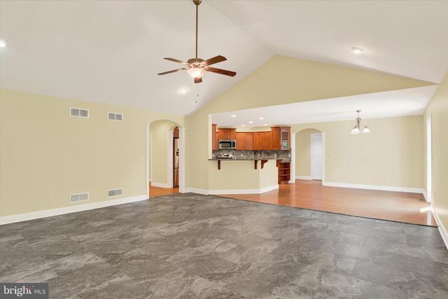 807 GENEVIEVE DR, Mechanicsburg, PA 17055