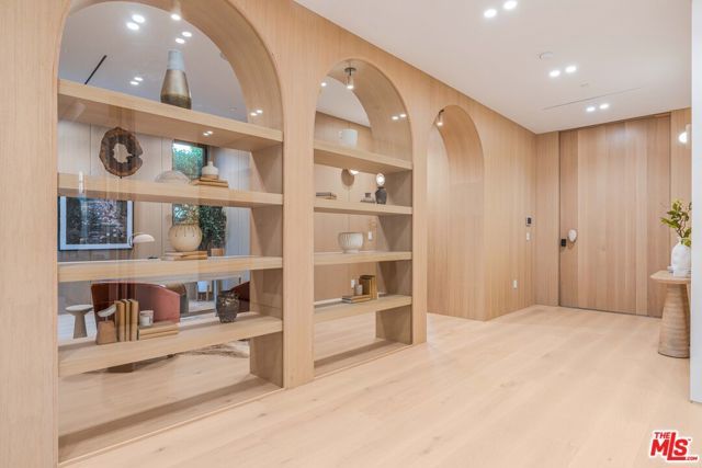 16723 La Maida Street, Los Angeles, CA 91436