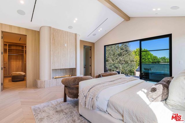 16723 La Maida Street, Los Angeles, CA 91436