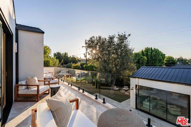 16723 La Maida Street, Los Angeles, CA 91436