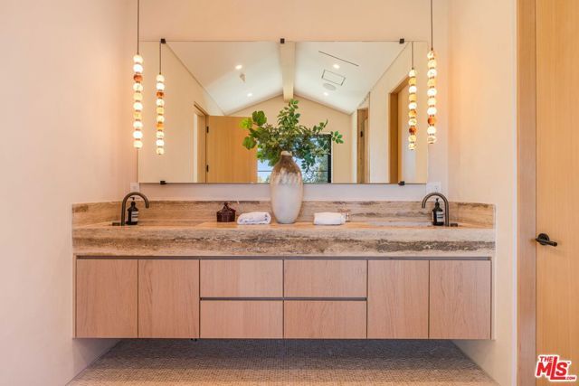 16723 La Maida Street, Los Angeles, CA 91436