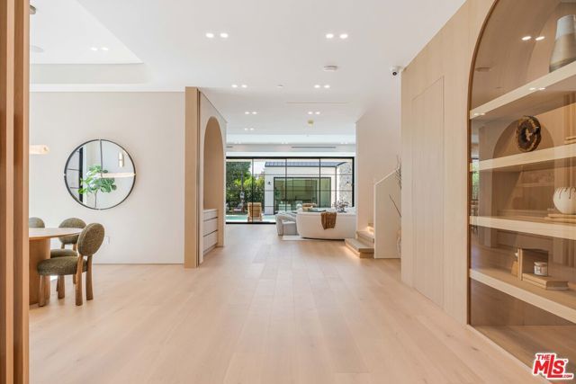 16723 La Maida Street, Los Angeles, CA 91436