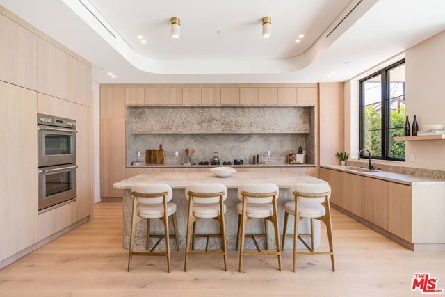 16723 La Maida Street, Los Angeles, CA 91436