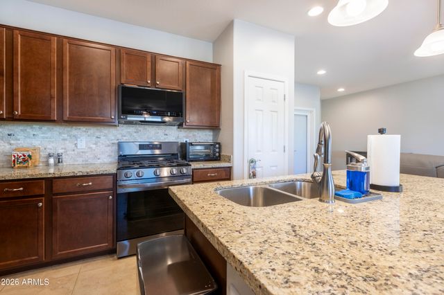 17482 W CEDARWOOD Lane, Goodyear, AZ 85338