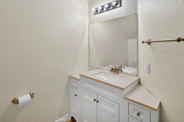25126 Steinbeck Avenue D, Stevenson Ranch, CA 91381